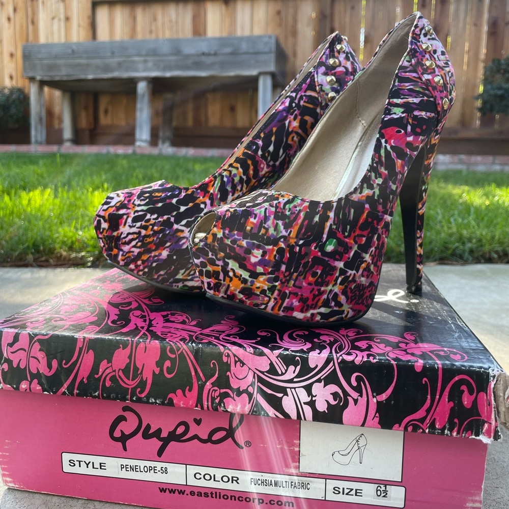 Qupid Heels. NEW Sz 6.5 M Womens